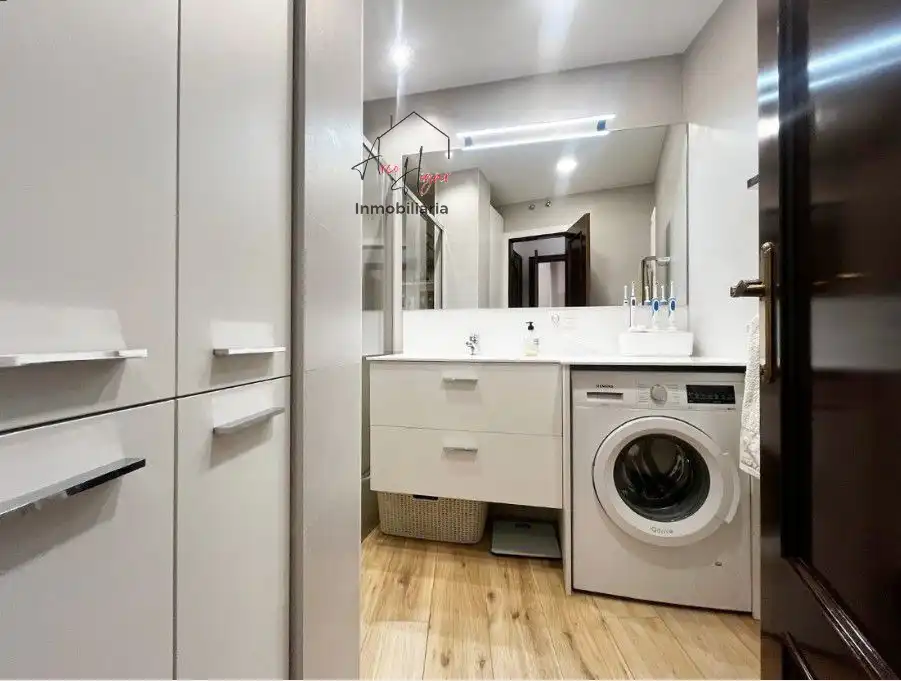 Baño de Piso de alquiler en Salamanca con Aire acondicionado, Calefacción y Parquet