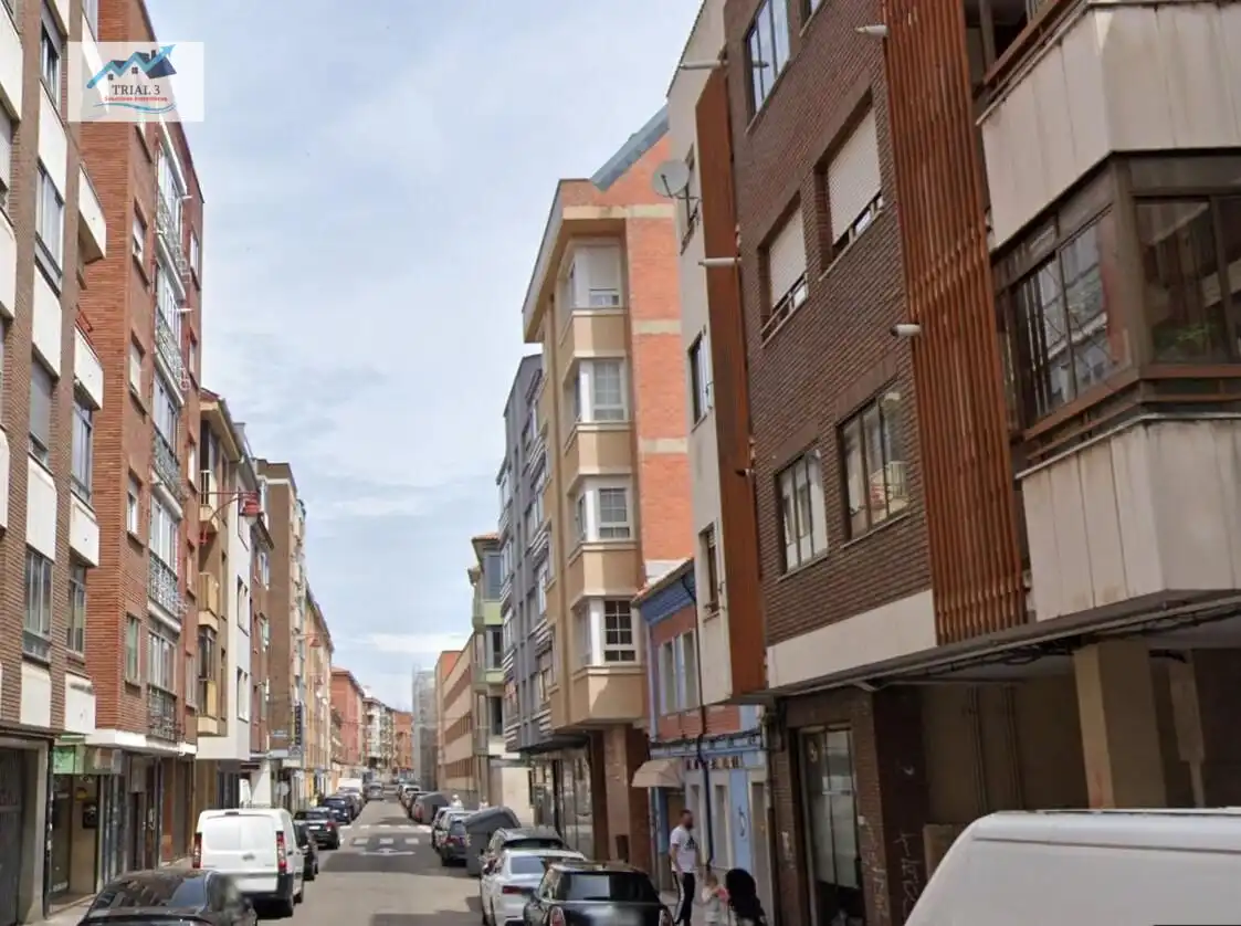 Flat with lift for sale in Calle OBISPO ALMARCHA