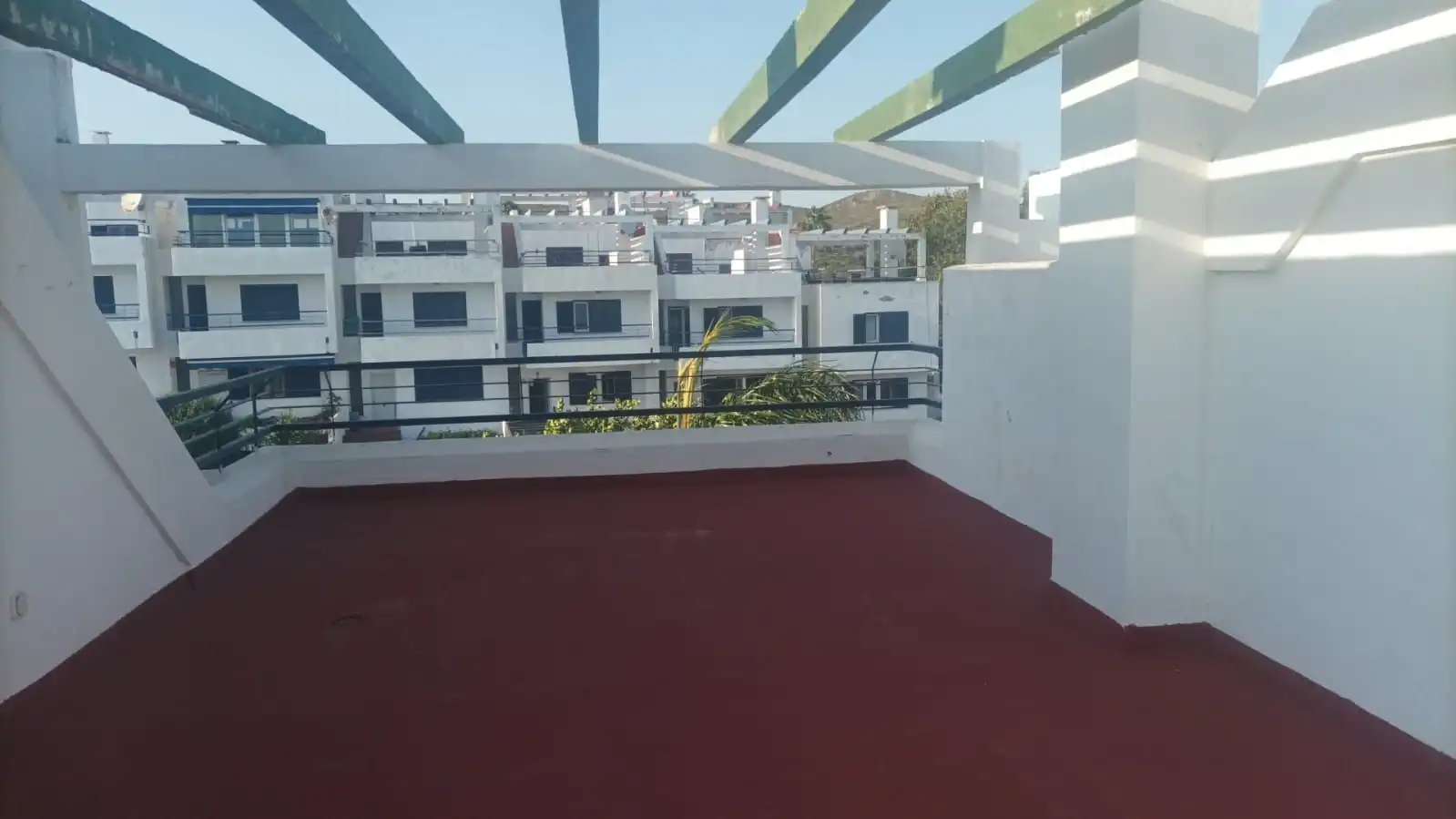 Terrassa de Casa adosada en venda en La Línea de la Concepción amb Aire condicionat, Jardí privat i Terrassa