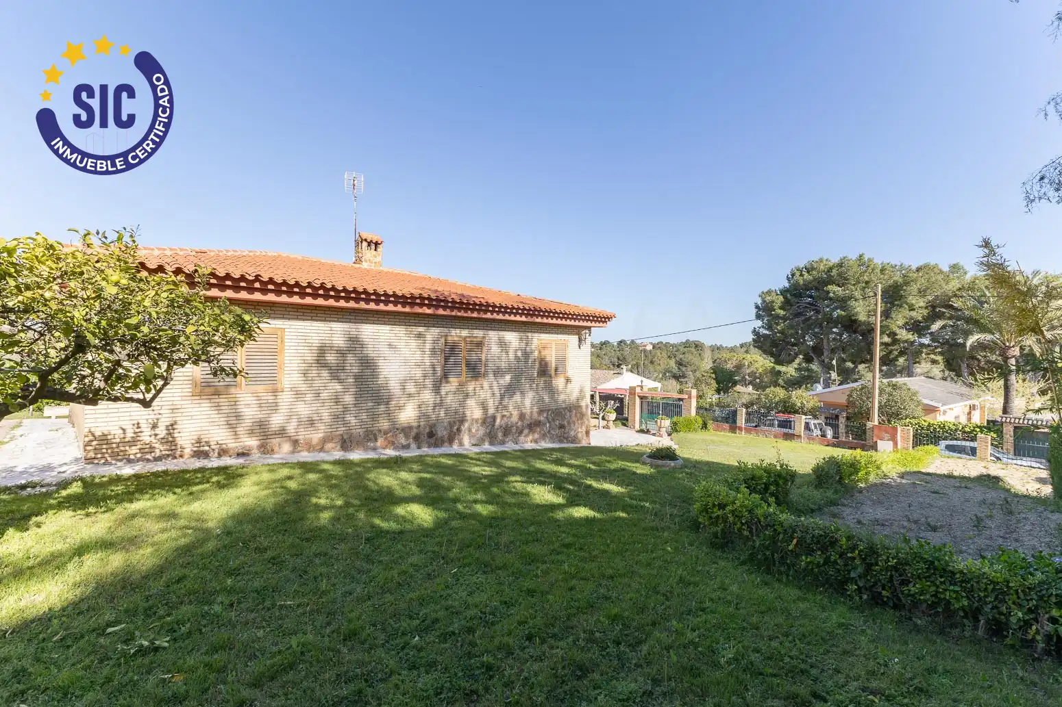 Vista exterior de Casa o chalet en venta en Chiva con Jardín privado