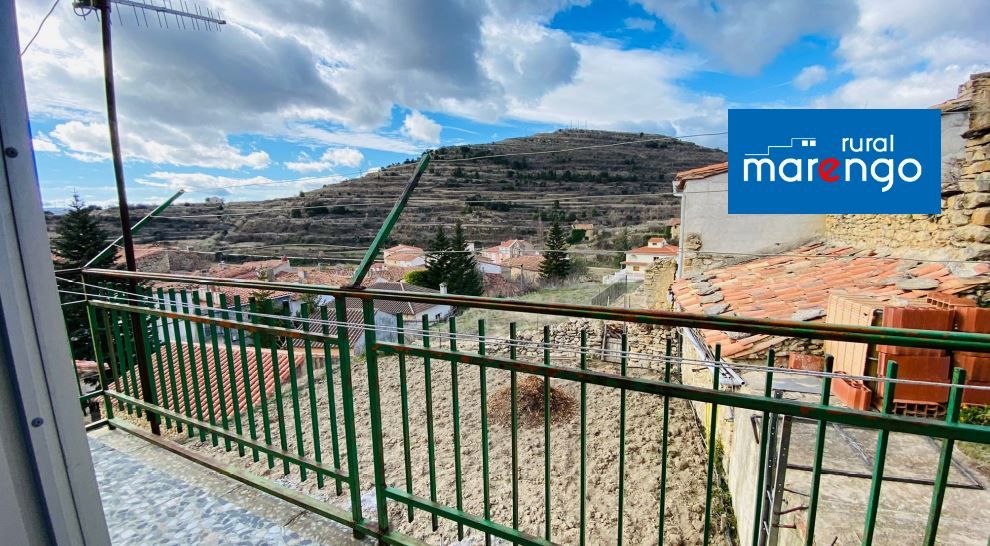 Vista exterior de Finca rústica en venda en Portell de Morella amb Terrassa, Traster i Moblat