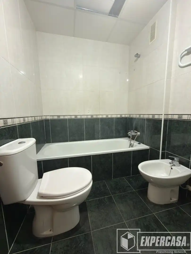 Baño de Ático en venta en Alginet con Parquet, Terraza y Trastero