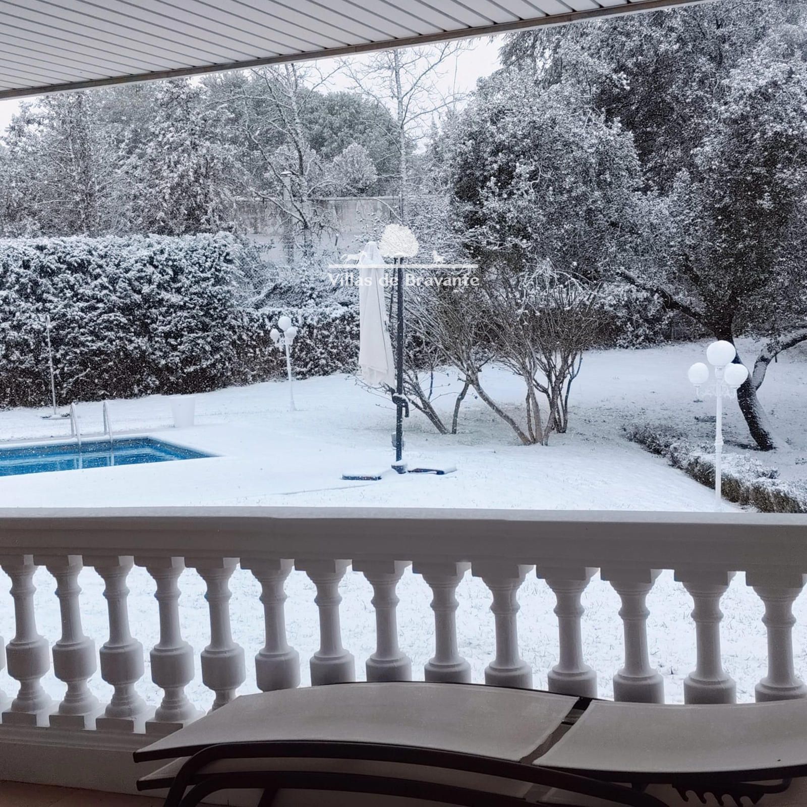 Exterior view of House or chalet for sale in Pozuelo de Alarcón  with Air Conditioner, Heating and Parquet flooring