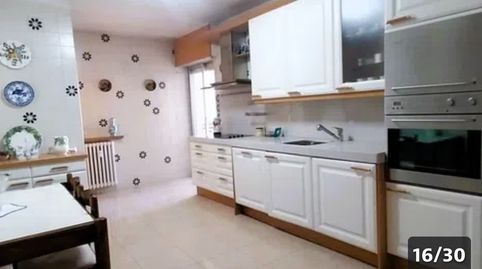 SE VENDE PISO EN EL CENTRO DE LEON DE CUATRO DORMITORIOS CON GARAJE