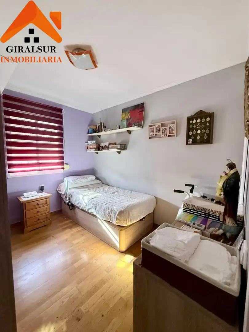 Bedroom of Flat for sale in Sevilla  with Air Conditioner and Terrace