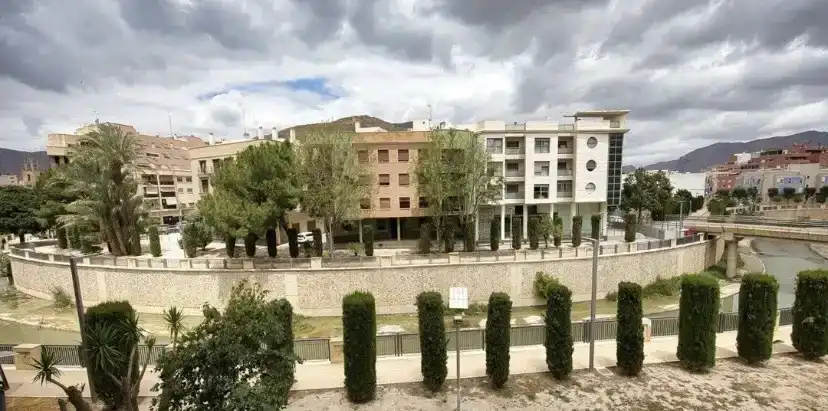 Vista exterior de Piso en venta en Orihuela con Aire acondicionado, Jardín privado y Trastero