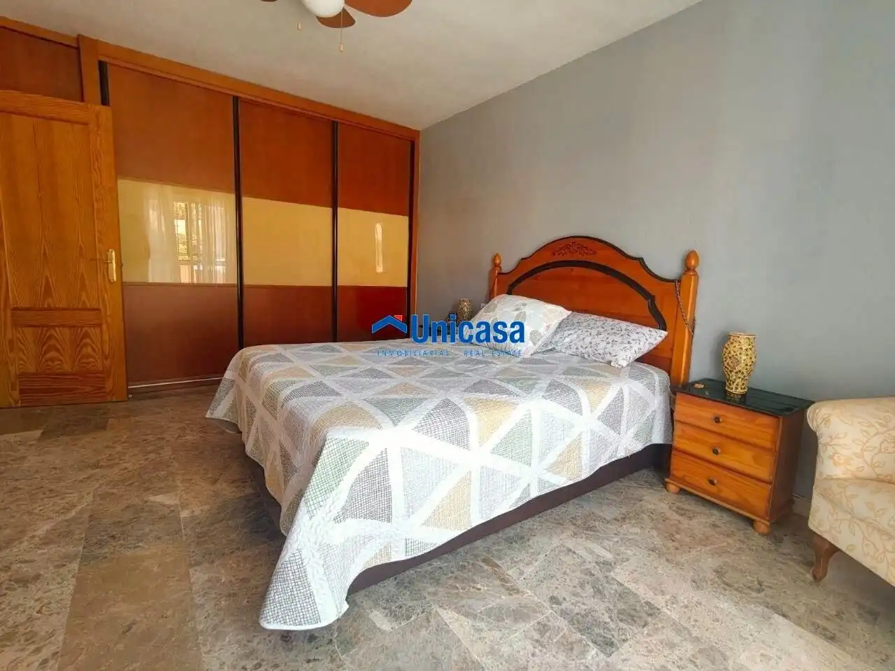 Habitación de Casa adosada en venta en Málaga