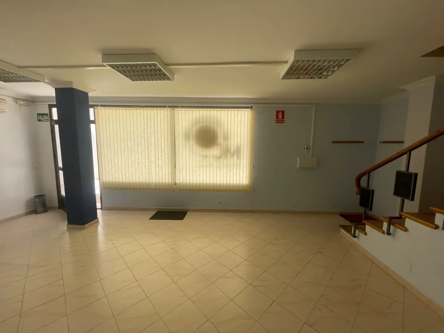 Local comercial en alquiler en Calle Mártires, imagen 4