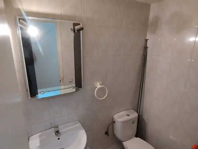 Local comercial de lloguer a Carrer de Lourdes 15, imagen 4