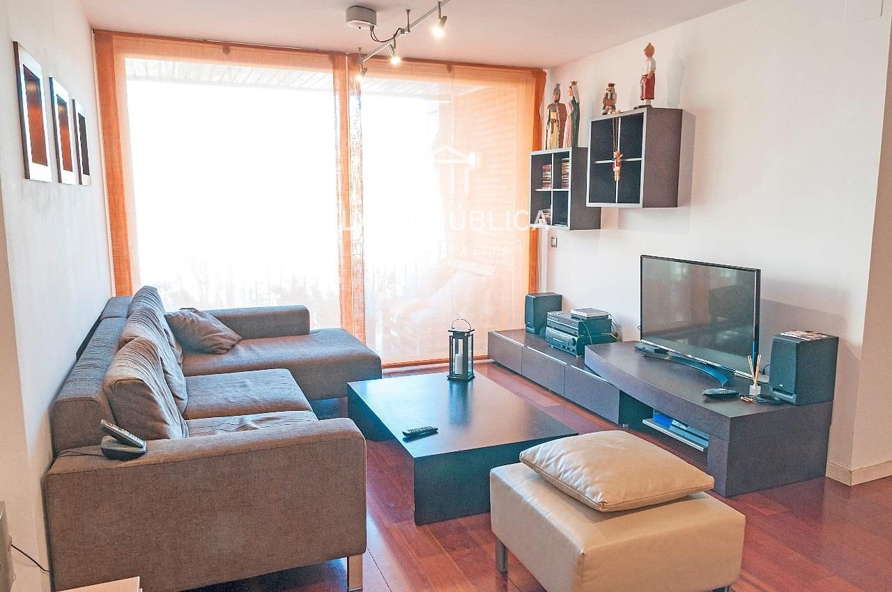 Sala d'estar de Pis de lloguer en Mataró amb Aire condicionat, Calefacció i Parquet