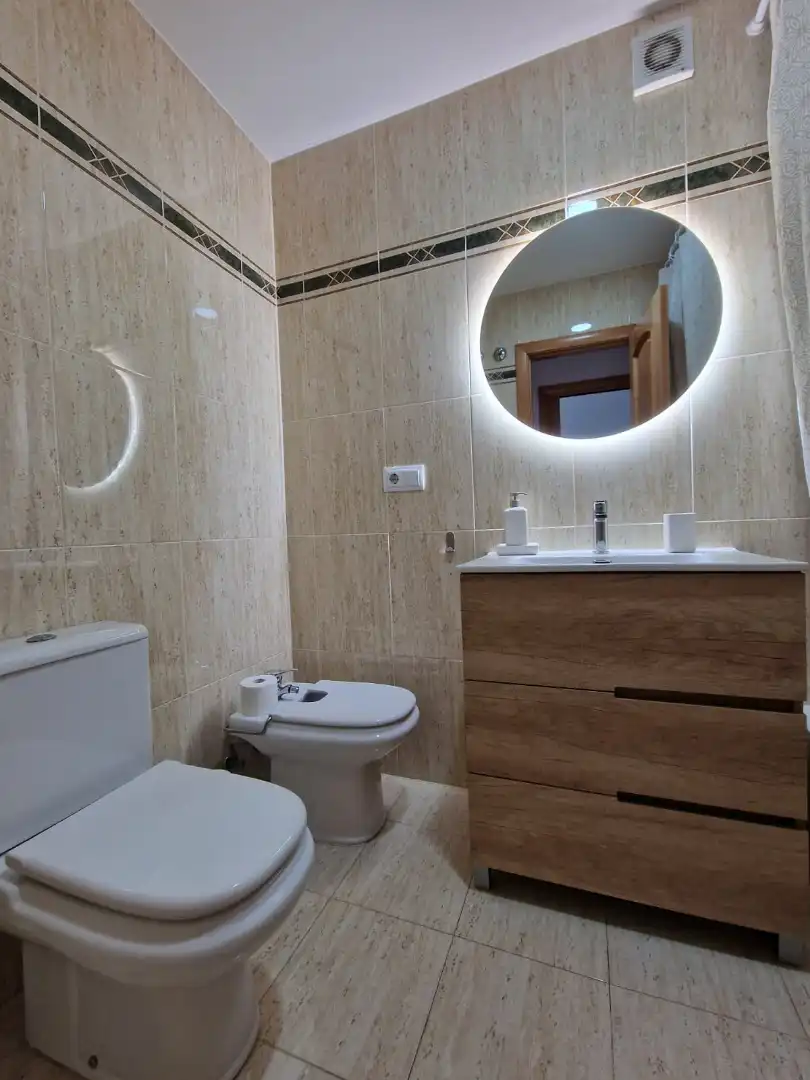 Bathroom of Flat for sale in Fernán-Núñez  with Air Conditioner, Storage room and Furnished