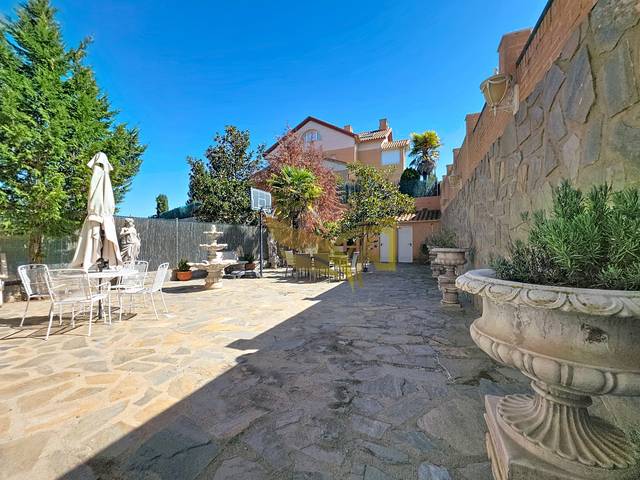 Casa adosada en Venta en Avenida de las Artes en Nuevo Aranjuez - Ciudad de las Artes