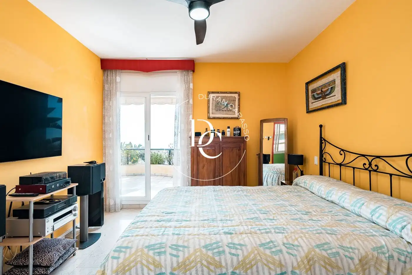 Habitación de Casa o chalet en venta en Sitges con Aire acondicionado, Calefacción y Jardín privado