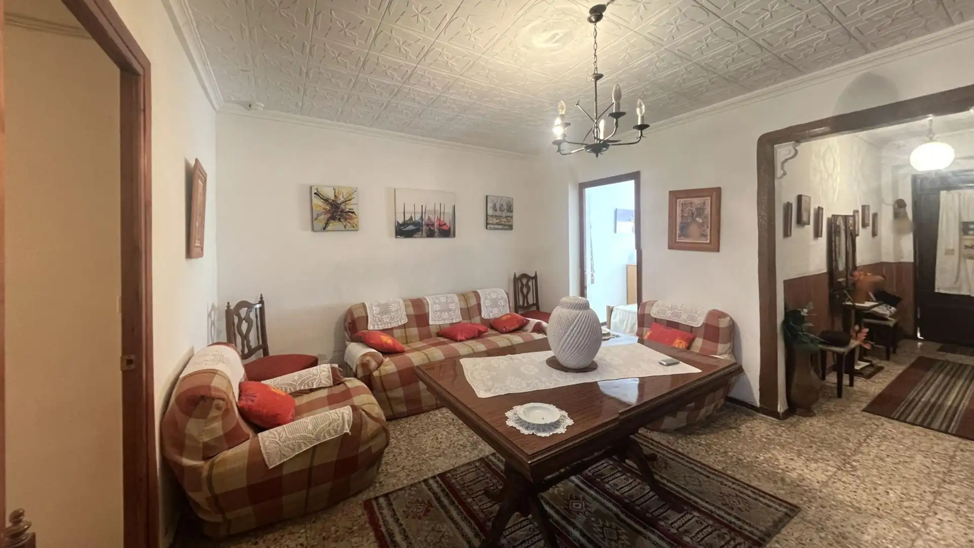 Sala de estar de Casa adosada en venta en Fuenterrobles con Terraza y Amueblado