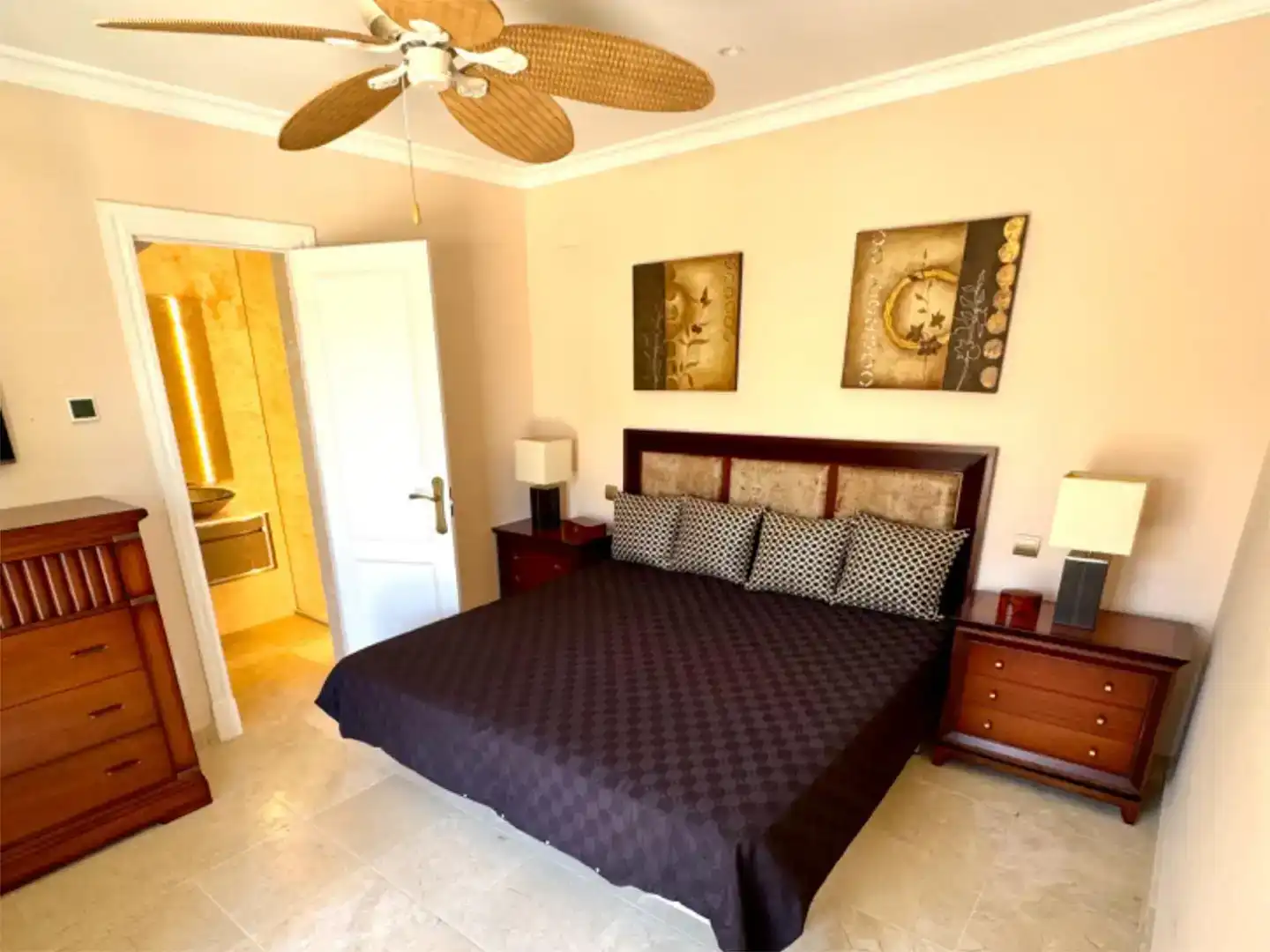 Habitación de Piso en venta en Estepona con Aire acondicionado, Jardín privado y Parquet