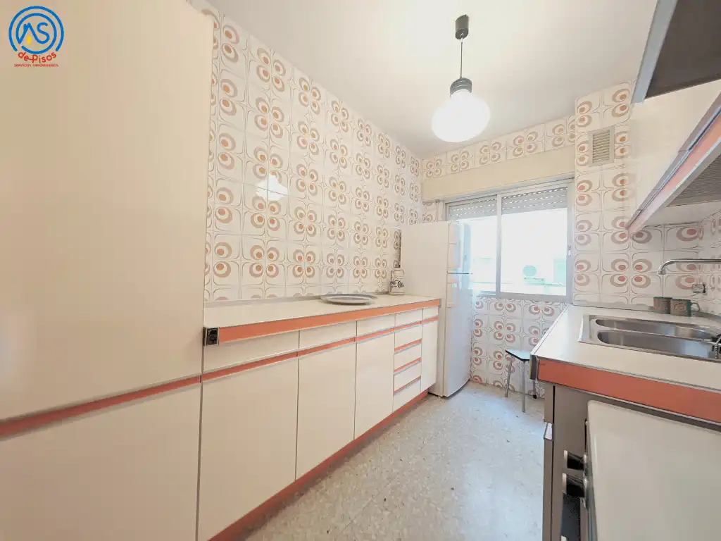 Cocina de Piso en venta en Zaragoza con Calefacción, Parquet y Horno