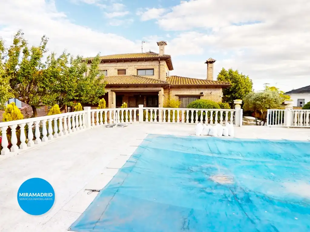 Piscina de Casa o chalet en venta en Torrejón del Rey con Piscina