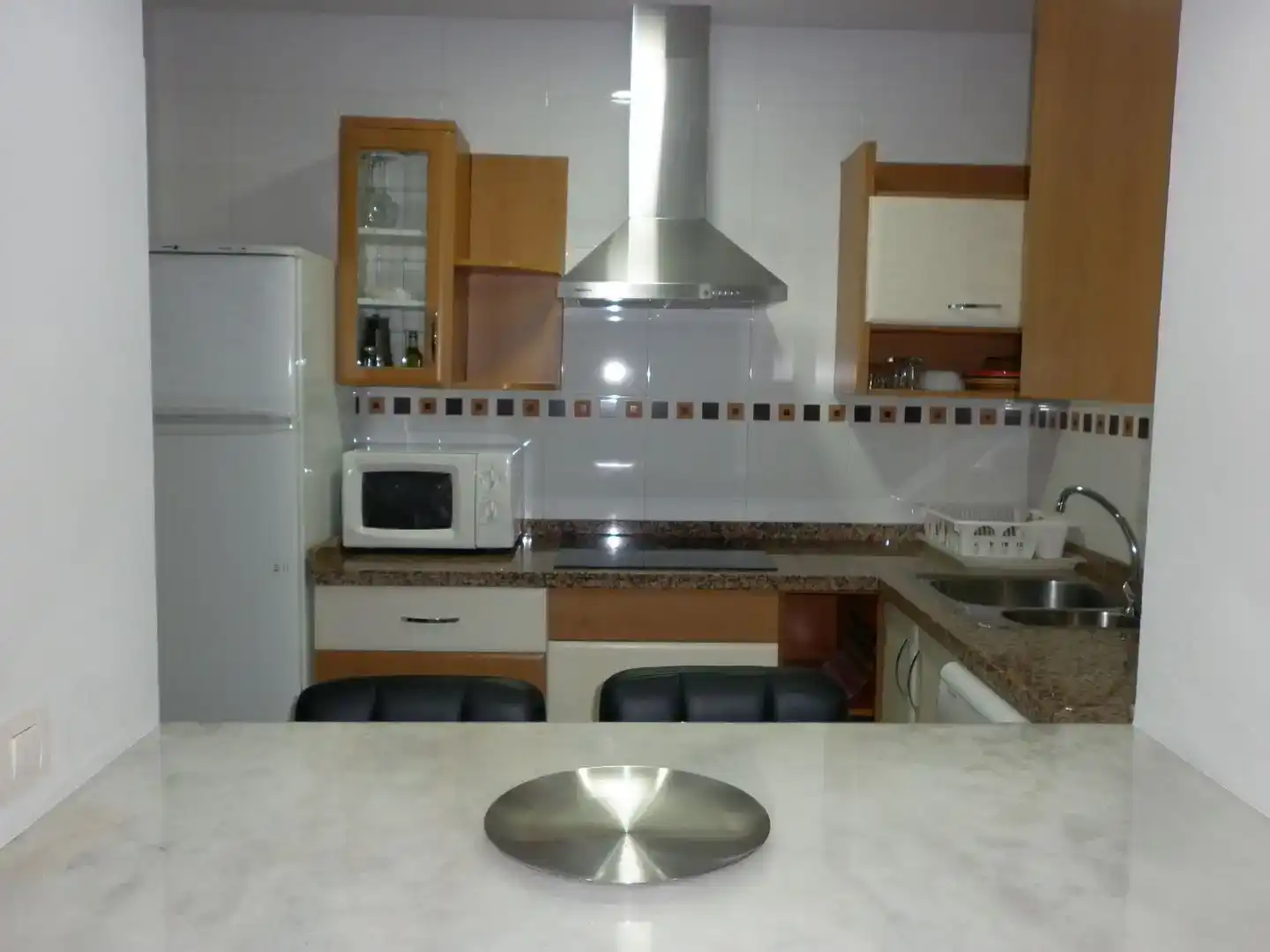 Cuina de Apartament de lloguer en Dos Hermanas amb Aire condicionat, Moblat i Balcó