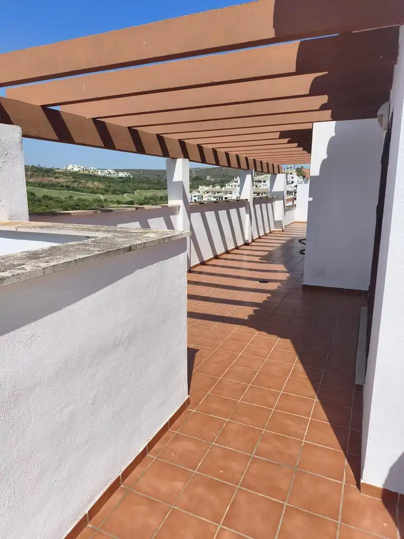 Terrassa de Àtic en venda en La Alcaidesa amb Terrassa, Moblat i Piscina comunitària