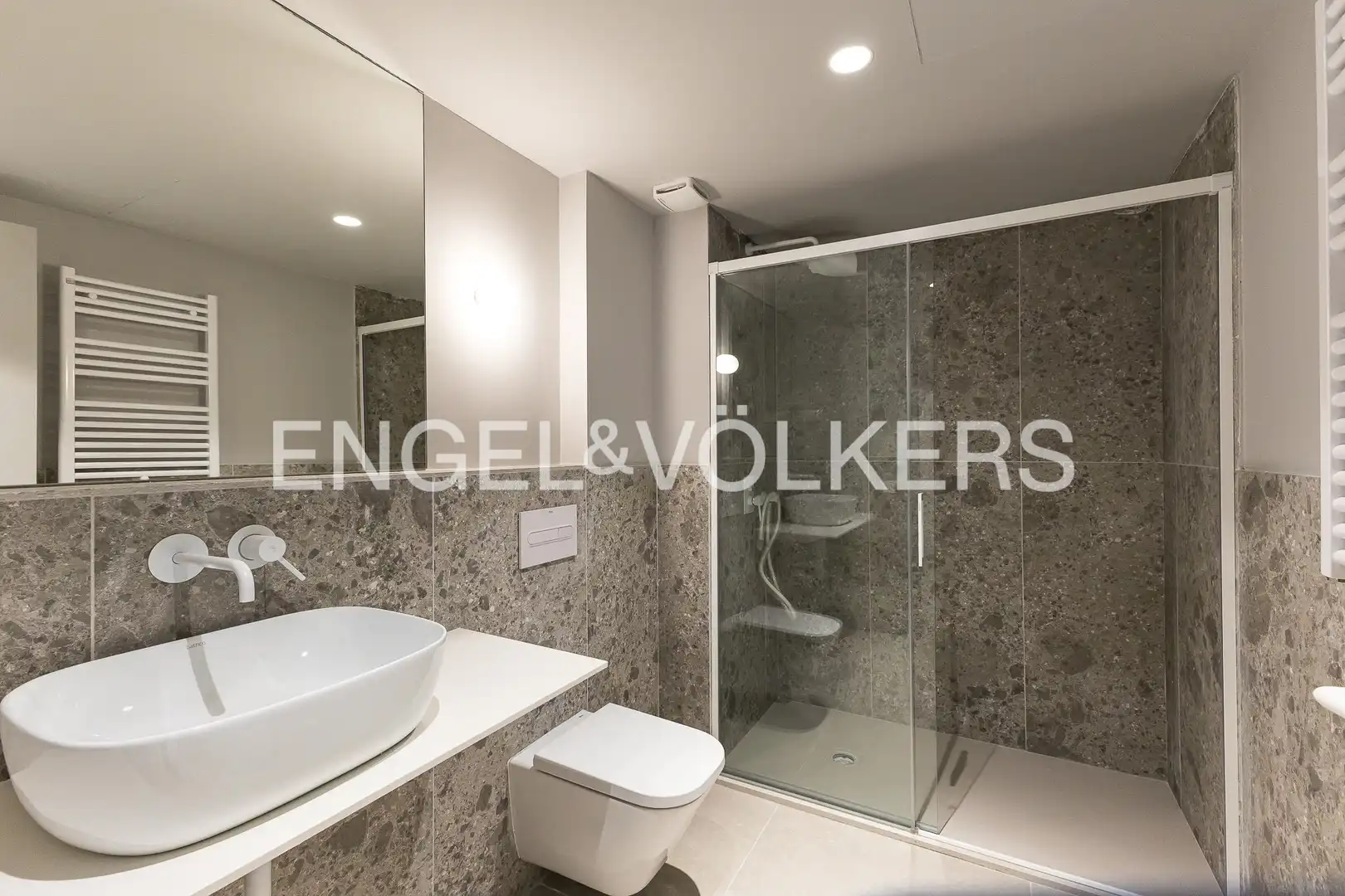 Badezimmer von Wohnung zum Verkauf in L'Hospitalet de Llobregat mit Klimaanlage, Heizung und Terrasse