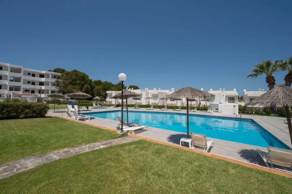 Piscina de Piso en venta en Sant Josep de sa Talaia con Aire acondicionado, Calefacción y Jardín privado