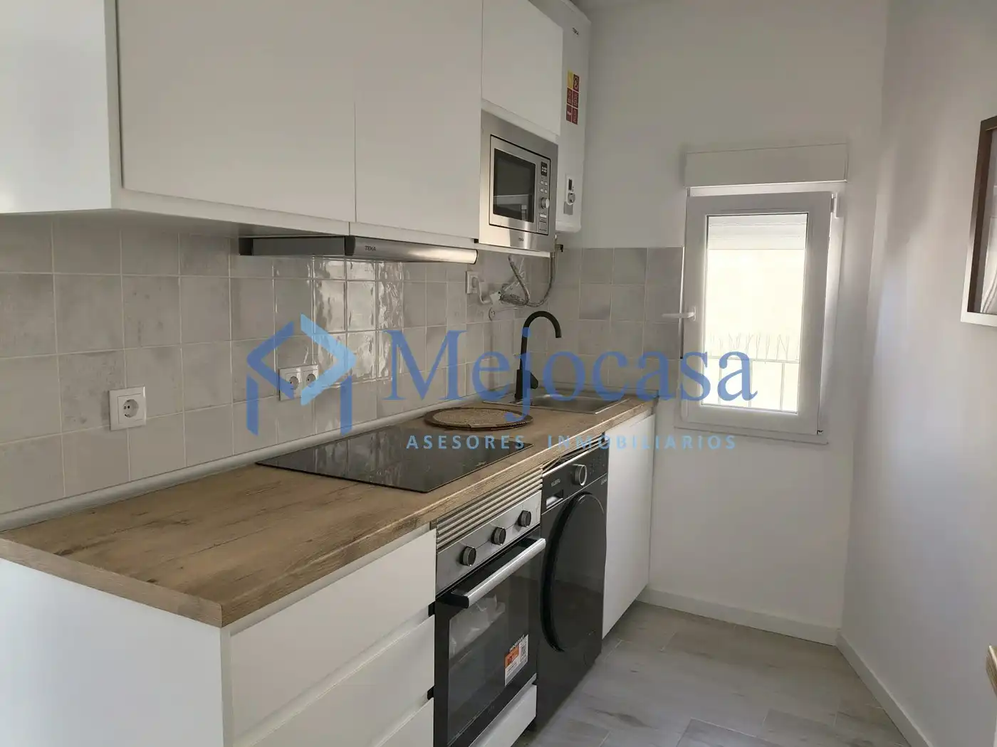 Cuina de Pis en venda en Madrid amb Aire condicionat, Calefacció i Terrassa