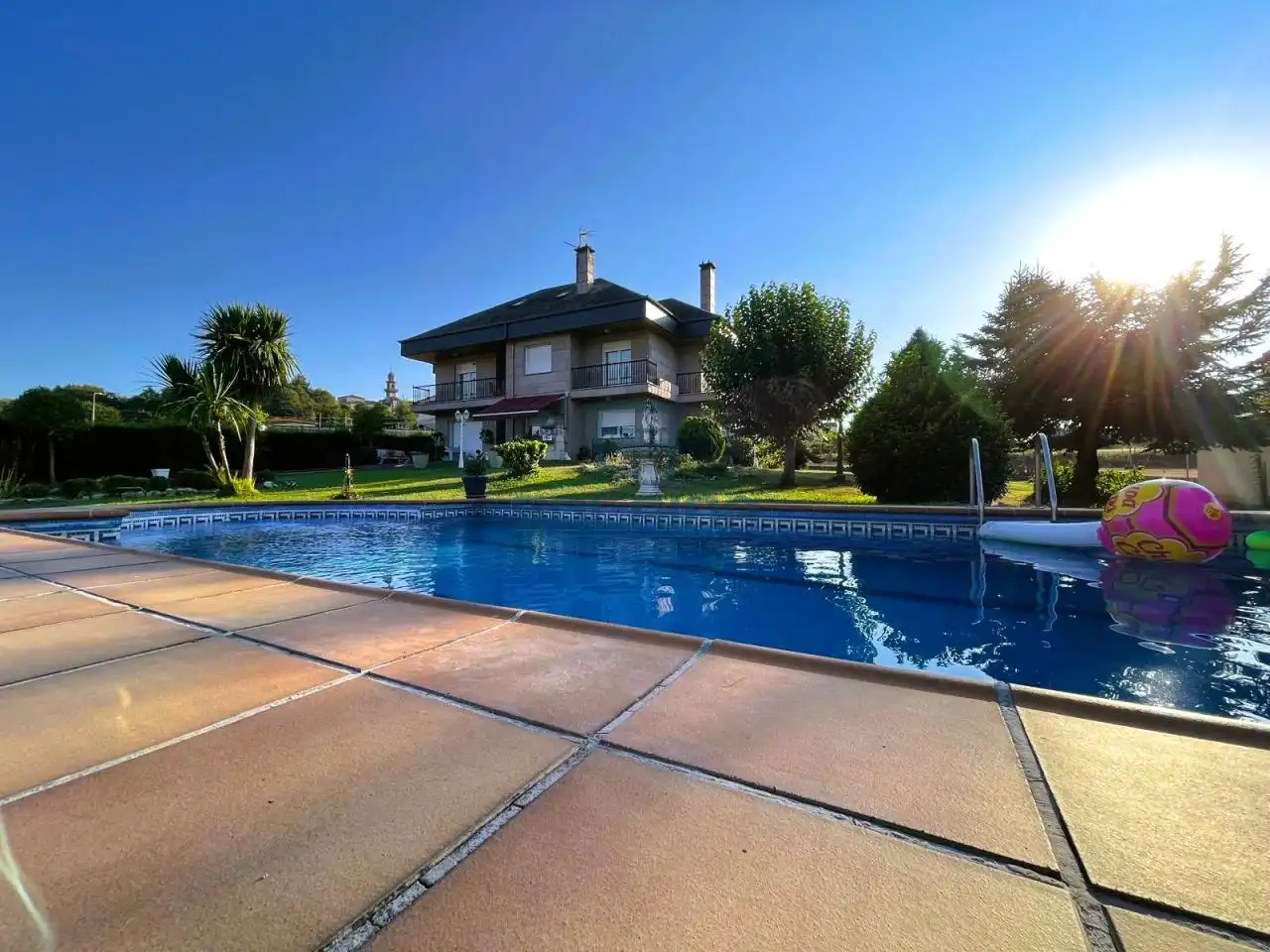 Xalet amb piscina en venda a San Cibrao das Viñas