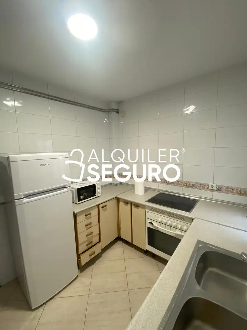 Cocina de Piso de alquiler en Guadalajara con Calefacción y Amueblado