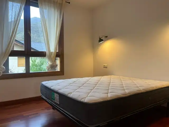 Dormitori de Apartament en venda en Esterri d'Àneu amb Calefacció, Parquet i Traster
