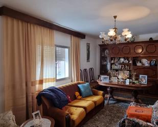 Living room of Country house for sale in Carriches