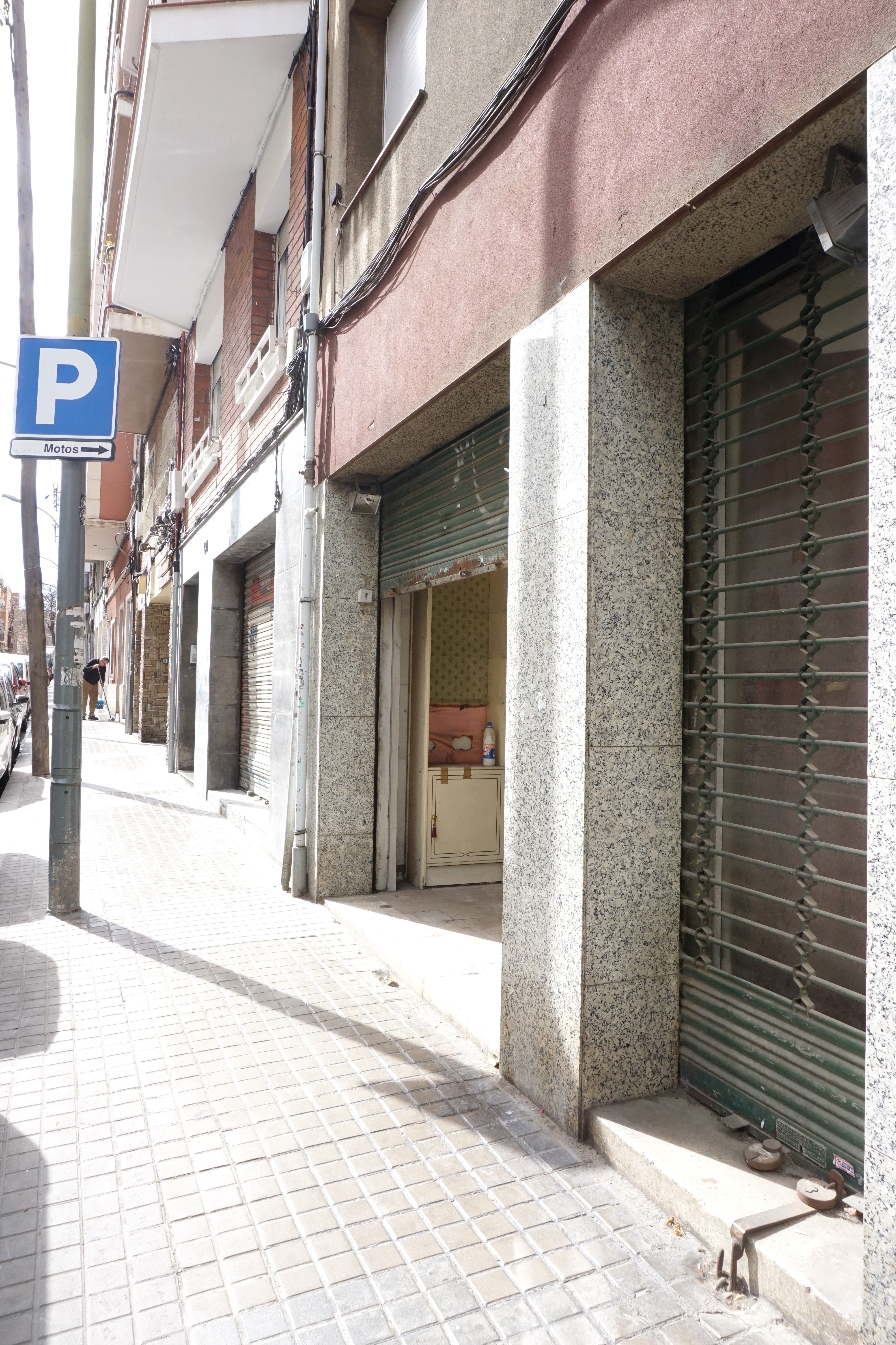 Vista exterior de Local en venta en  Barcelona Capital
