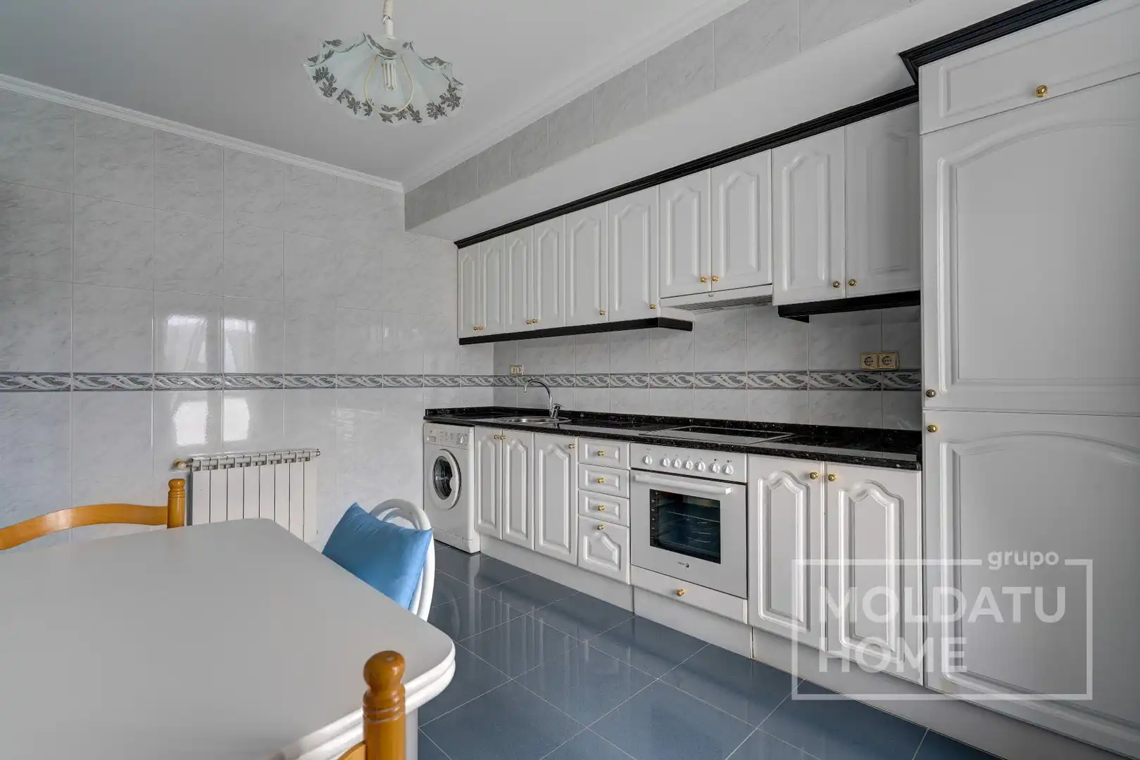 Cocina de Piso en venta en Irun  con Calefacción y Trastero