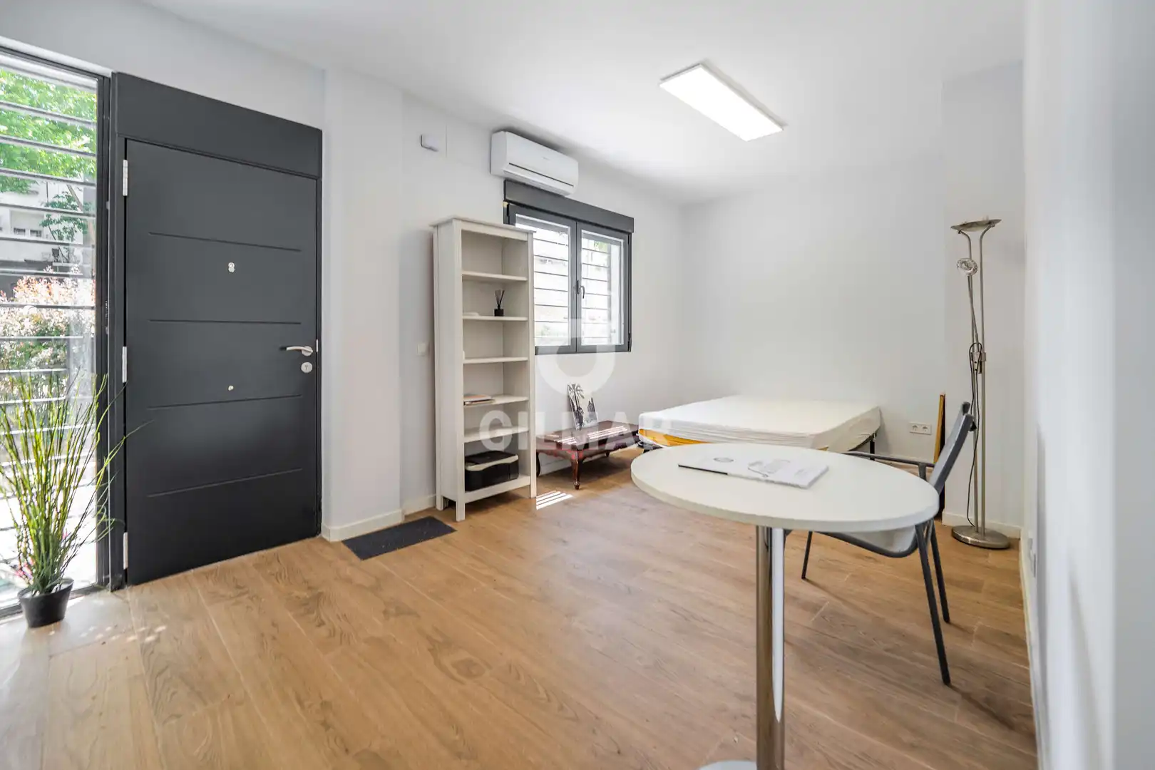 Dormitori de Apartament en venda en Madrid amb Calefacció
