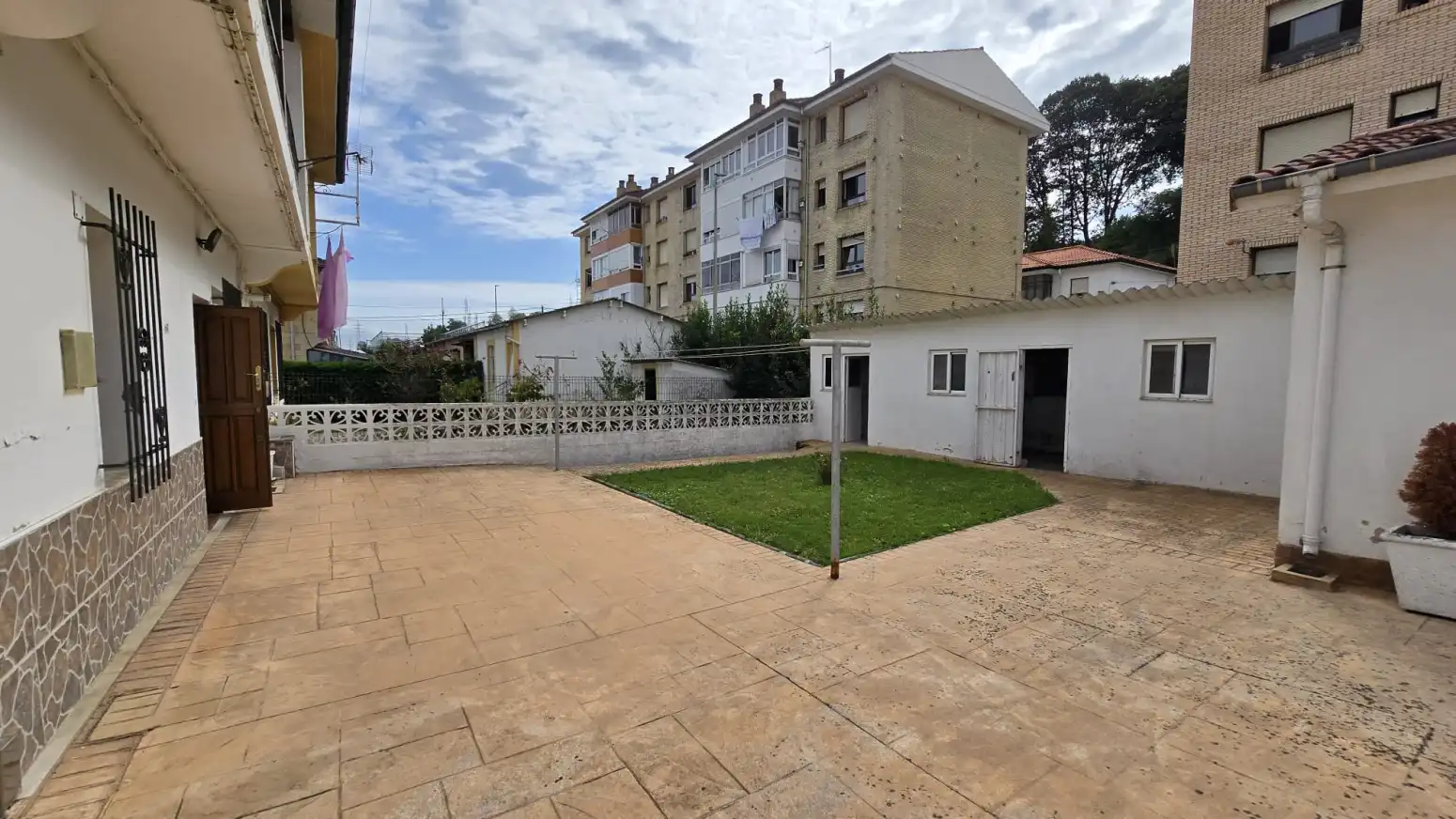 Casa pareada con terraza en venta en Reocín, imagen 3