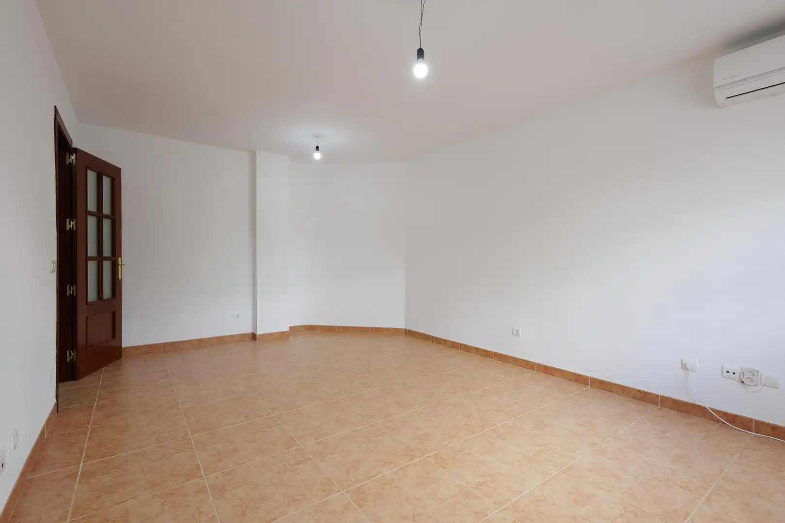 Apartament amb ascensor en venda a Calle Jovellanos #bajo, imagen 4