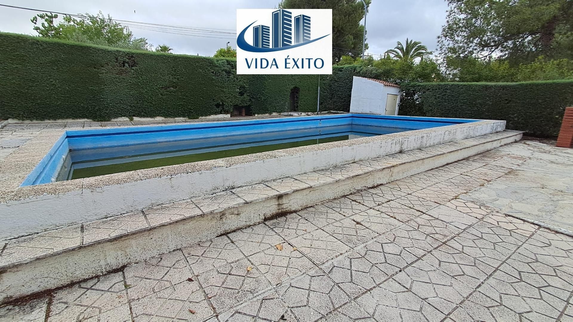 Piscina de Casa o xalet en venda en  Jaén Capital amb Aire condicionat, Jardí privat i Piscina