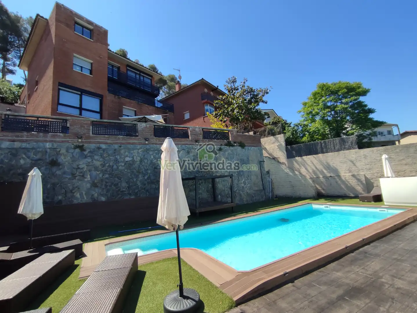 Piscina de Casa o xalet en venda en Cervelló amb Aire condicionat, Calefacció i Jardí privat