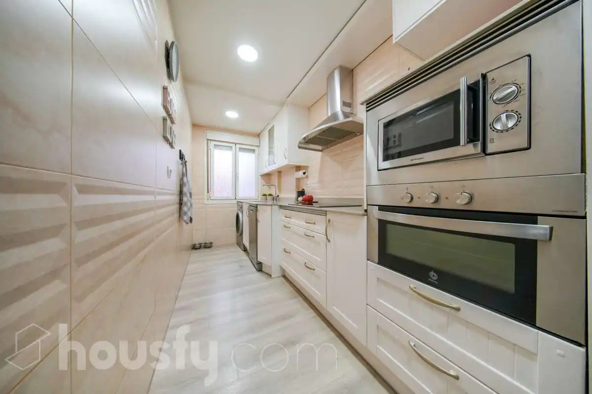 Kitchen of Flat for sale in Usera
