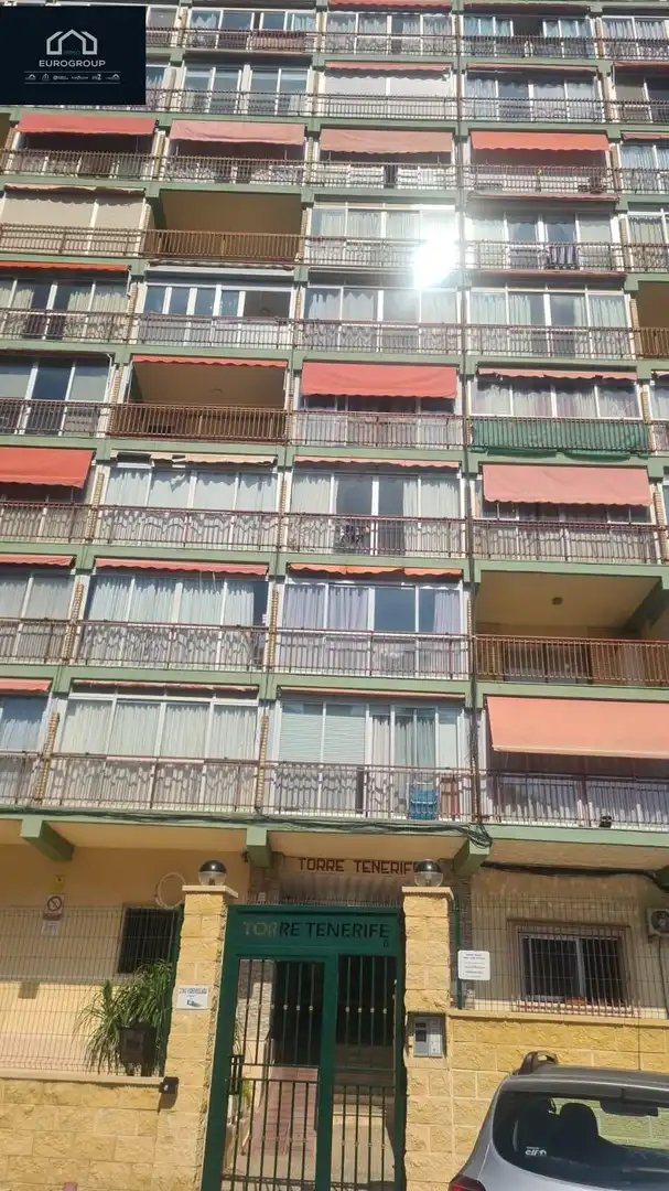 Vista exterior de Planta baixa en venda en Benidorm amb Aire condicionat i Piscina comunitària