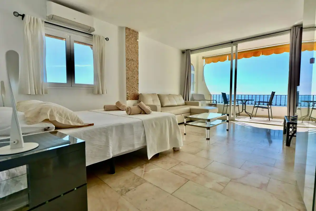 Schlafzimmer von Wohnungen zum Verkauf in Marbella mit Klimaanlage, Terrasse und Alarm
