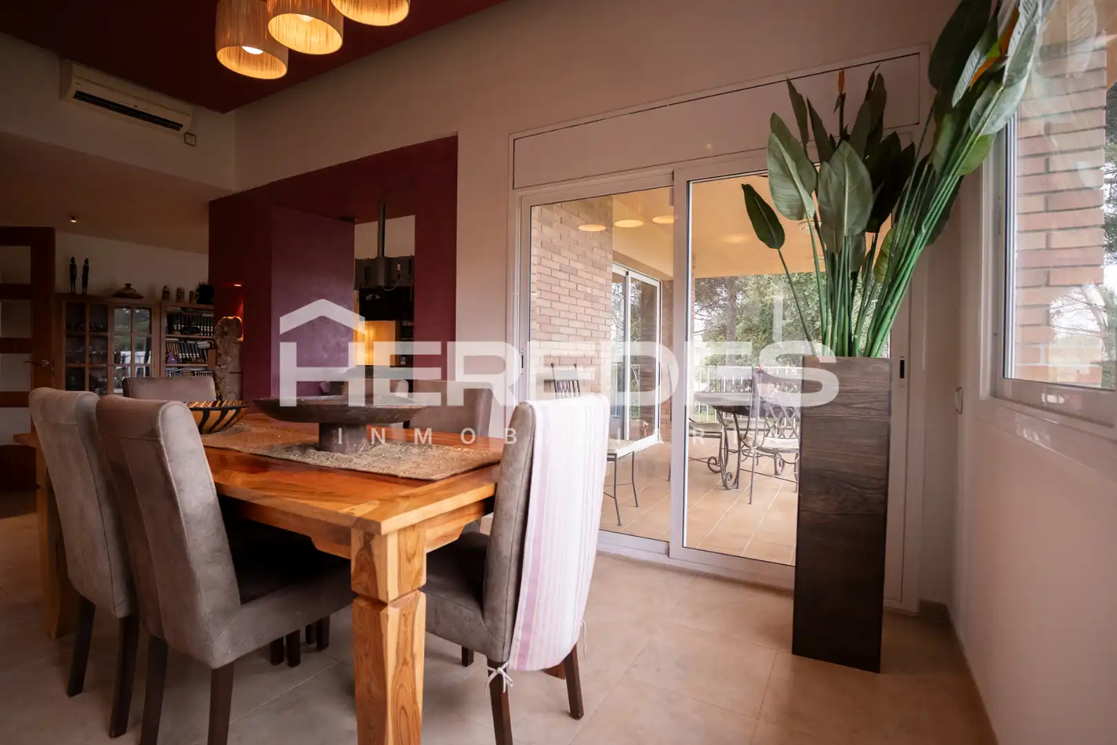 Comedor de Casa o chalet en venta en Sabadell con Aire acondicionado, Calefacción y Jardín privado