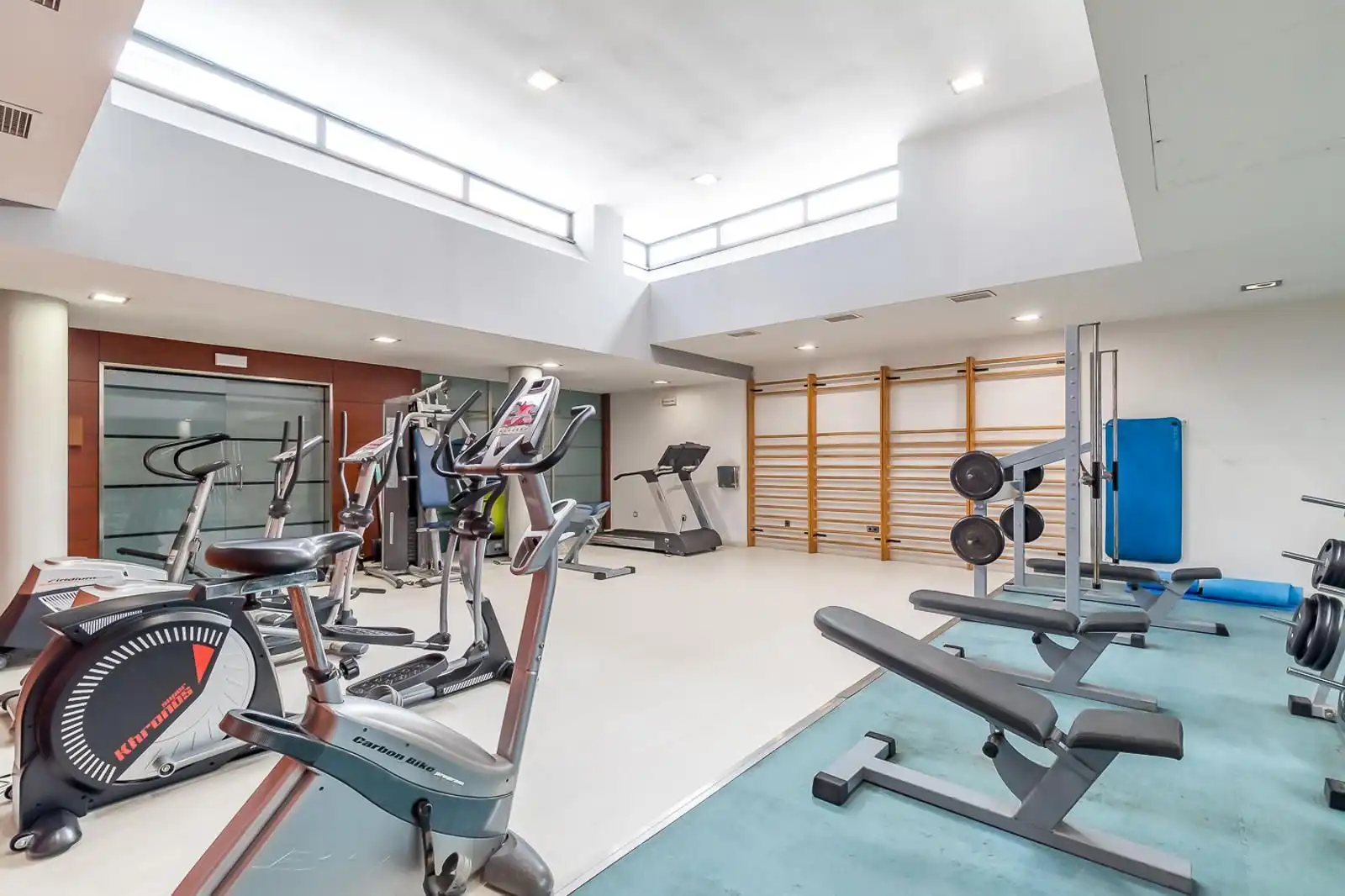 Flat for rent in Madrid  with Air Conditioner, Private garden and Swimming Pool