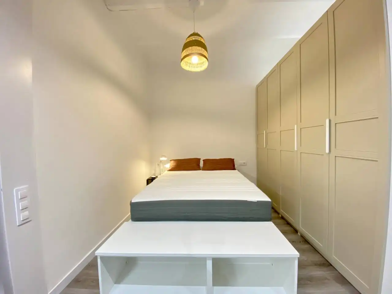 Dormitori de Apartament en venda en Barcelona amb Aire condicionat, Parquet i Moblat