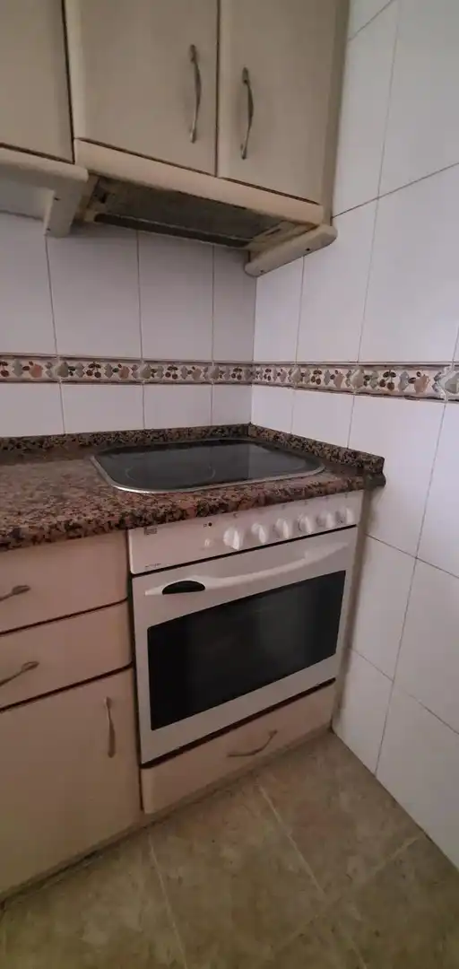 Cocina de Piso en venta en Zaragoza con Terraza, Horno y Lavadora