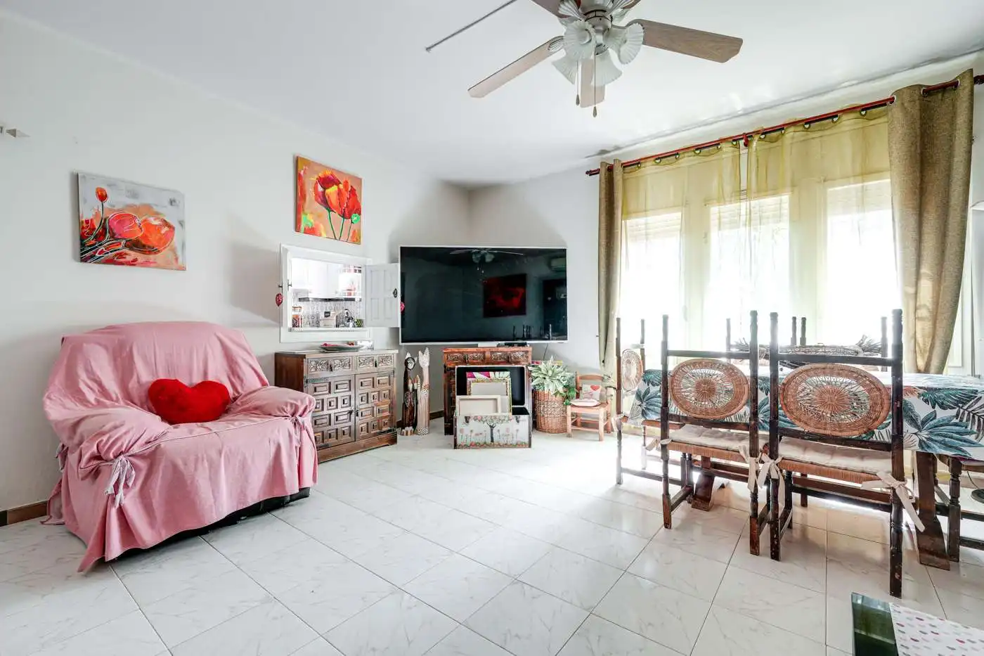 Sala de estar de Casa o chalet en venta en Mont-roig del Camp con Aire acondicionado, Jardín privado y Terraza