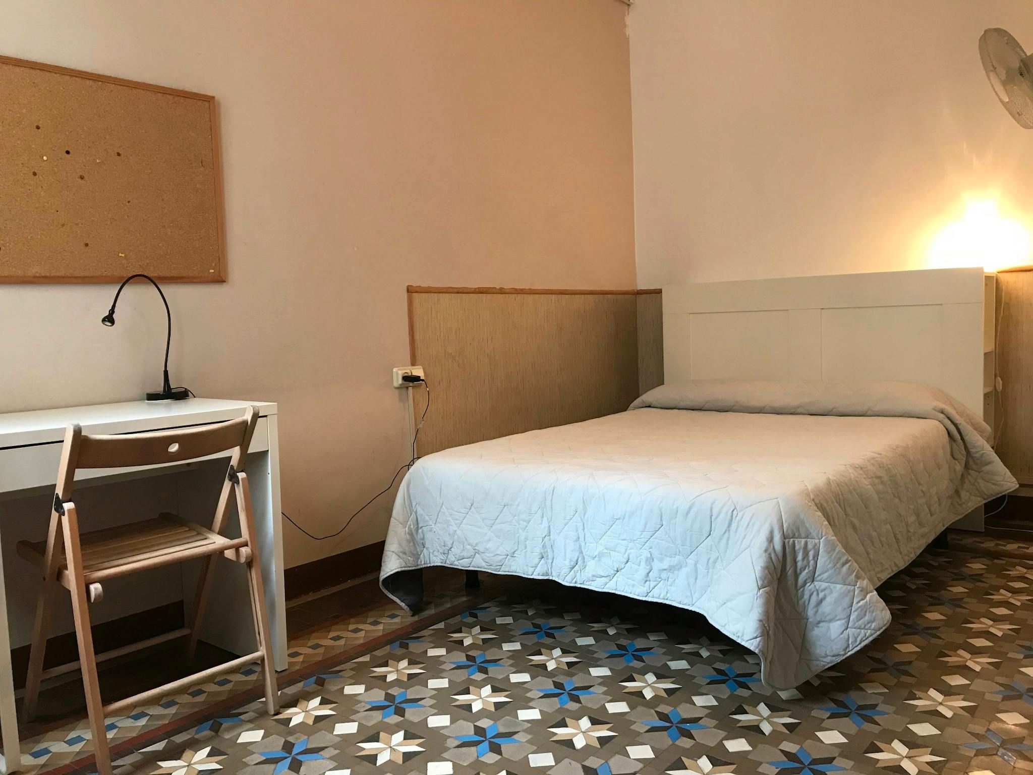 Bedroom of Flat to share in  Barcelona Capital  with Heating, Private garden and Furnished