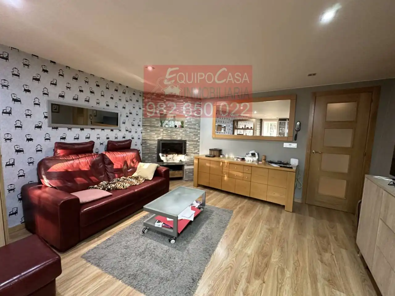 Sala de estar de Casa adosada en venta en Lugo con Calefacción, Jardín privado y Terraza