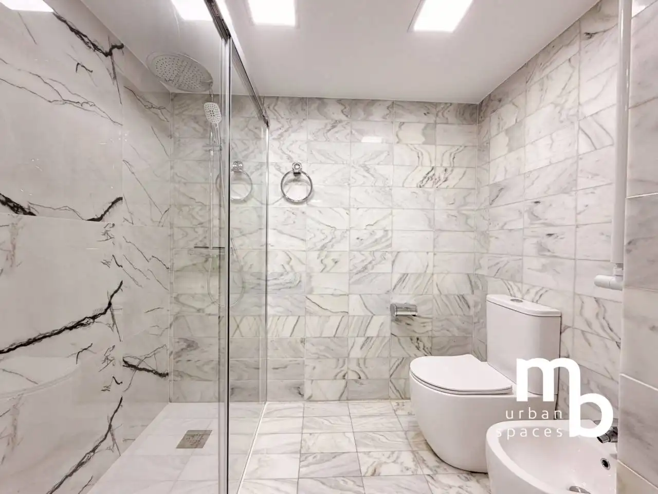 Bathroom of Flat for rent in Fuencarral - El Pardo