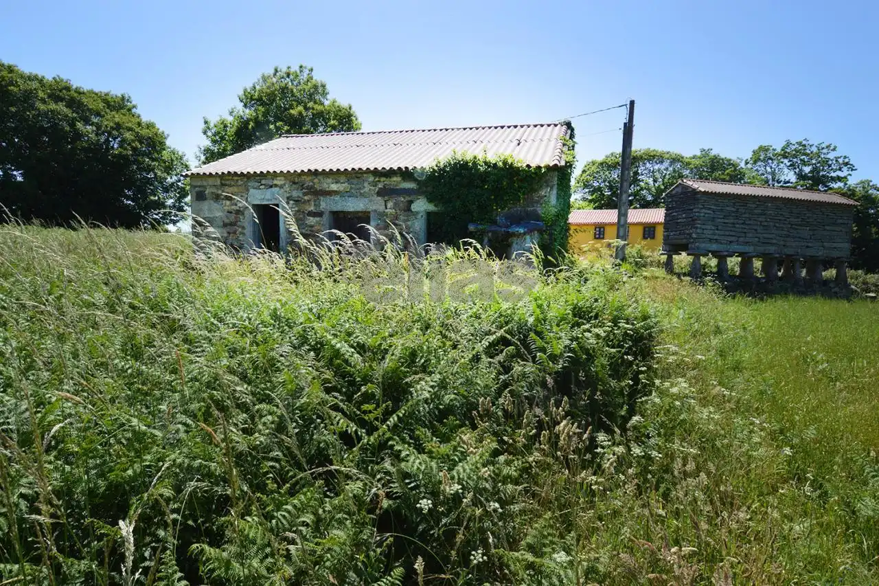 Casa o xalet en venda en Zas amb Calefacció i Jardí privat