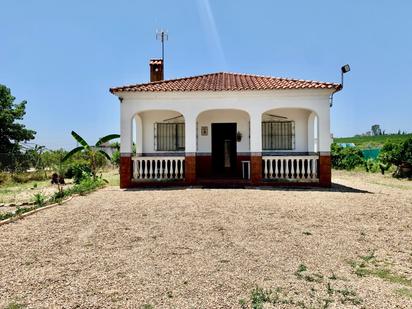 Vista exterior de Casa o xalet en venda en Villaverde del Río amb Calefacció, Jardí privat i Terrassa